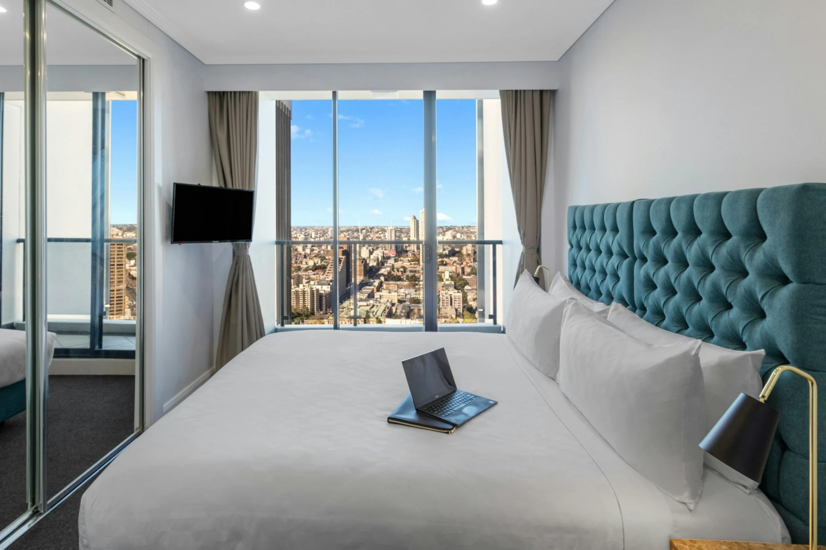 Photo - Meriton Suites Pitt Street, Sydney