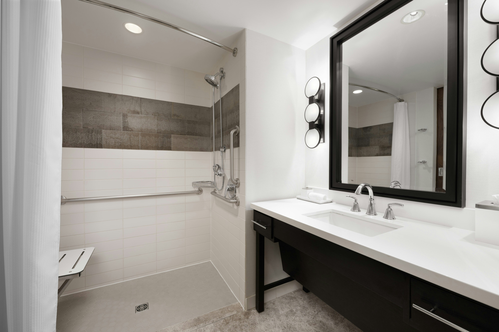 Photo - Loews Chicago Hotel