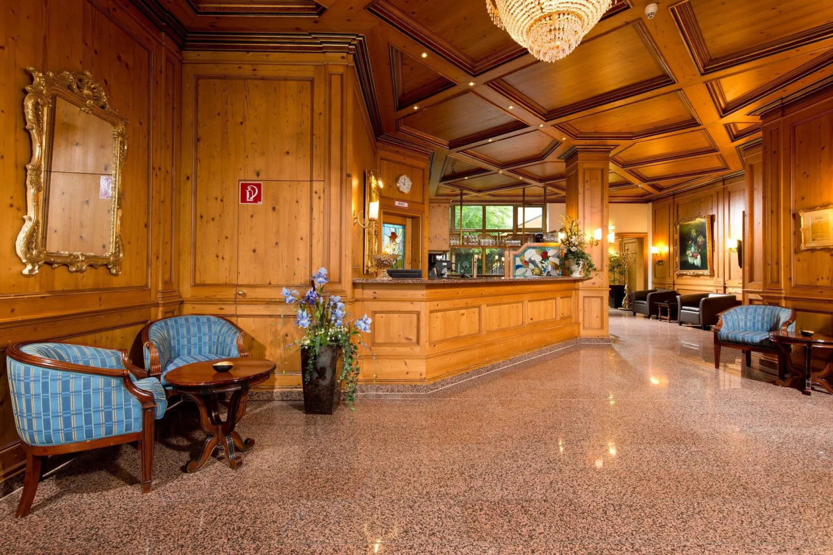 Foto - King's Hotel Center