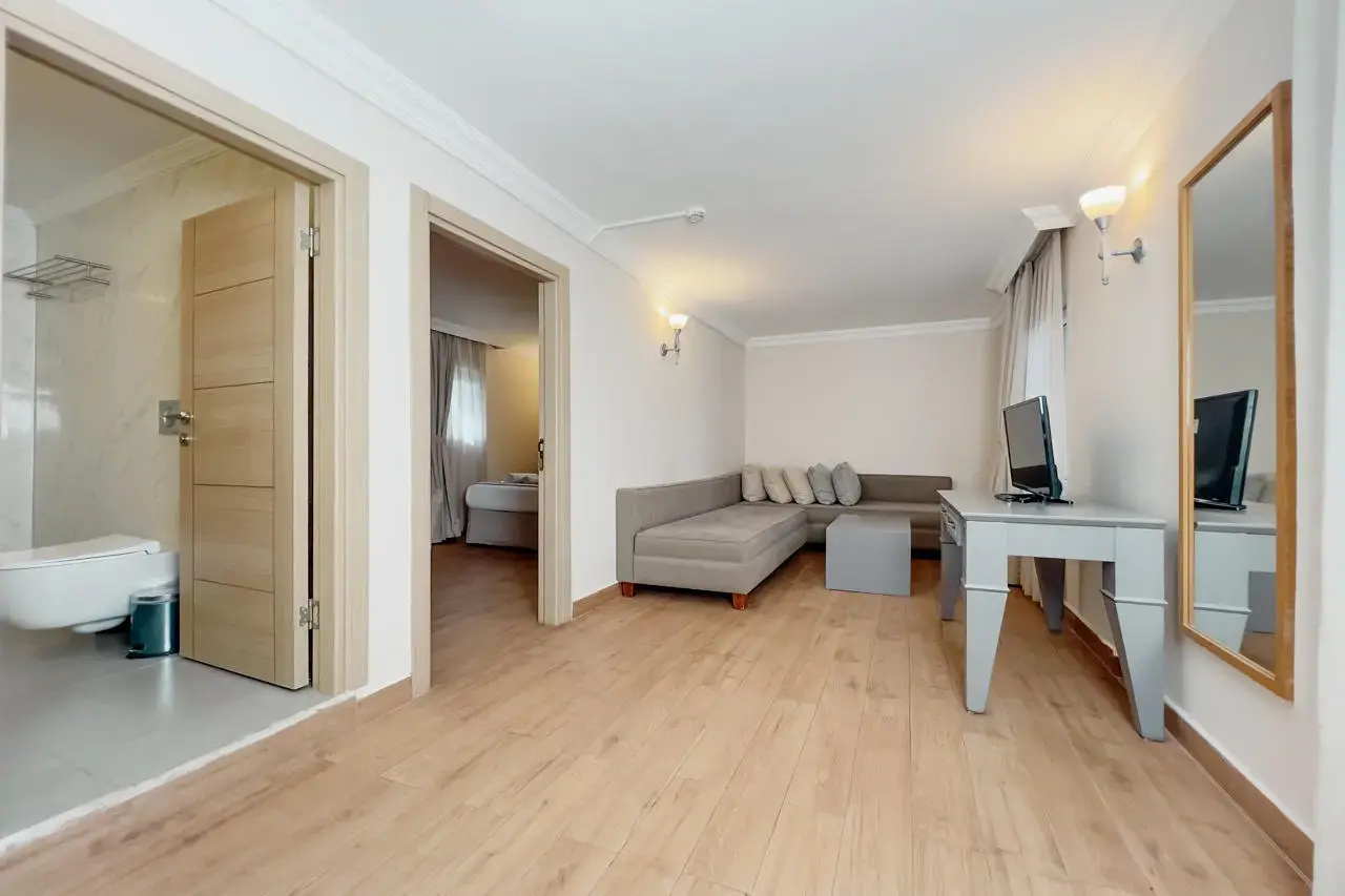 Photo - Moonshine Hotel & Suites