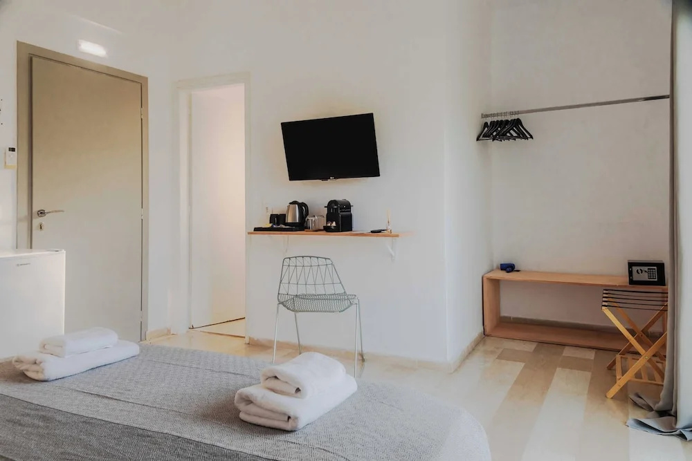 Photo - BOHOTEL Messonghi - Designer's Hotel
