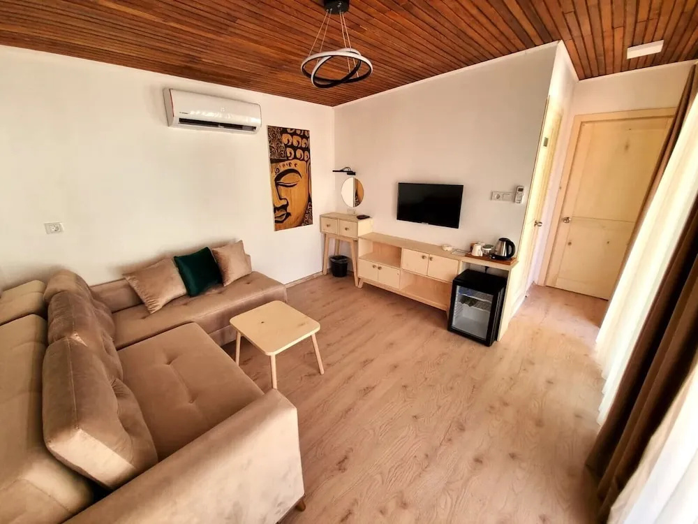 Myhouse Urla Butik Otel