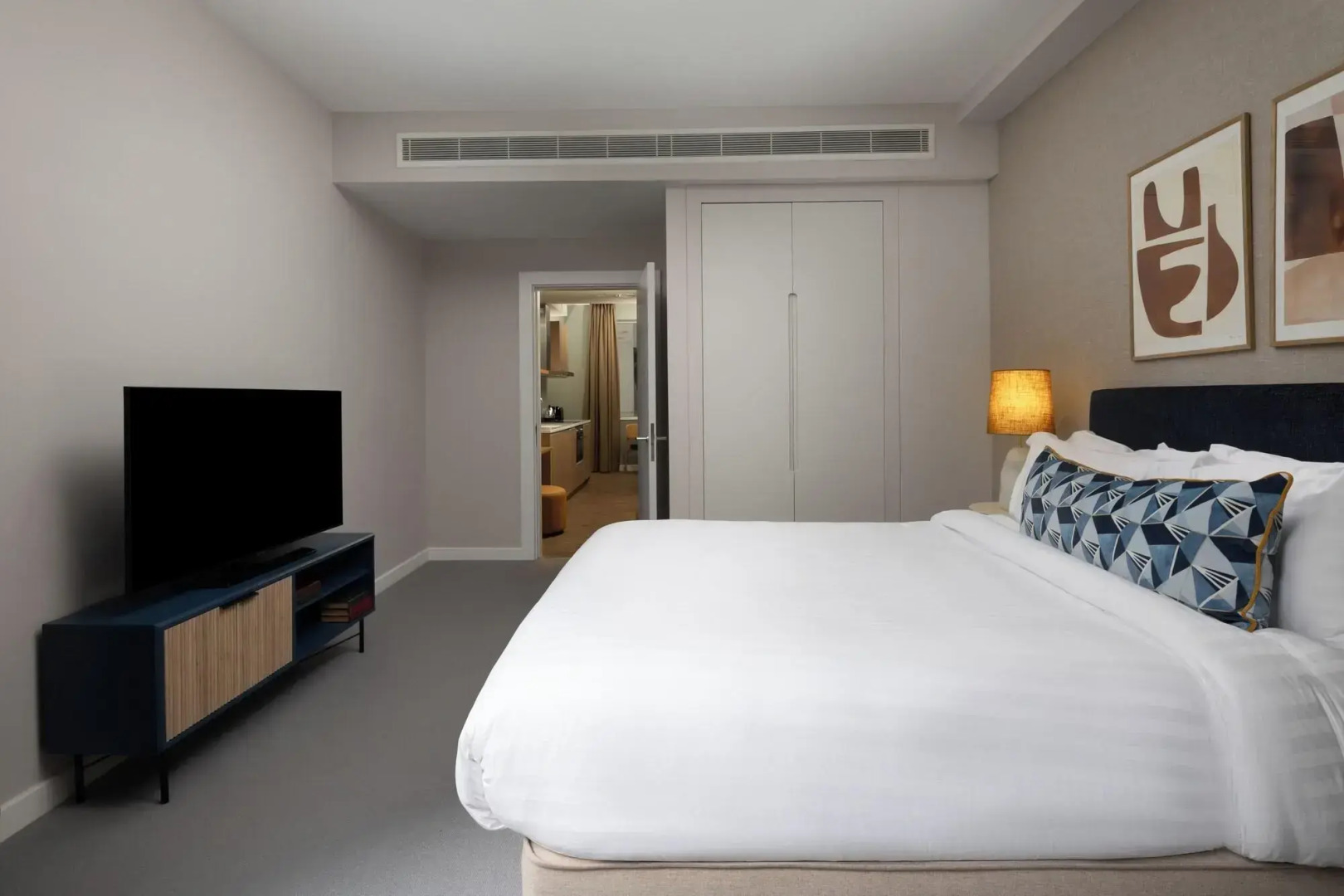 Photo - The Lincoln Suites