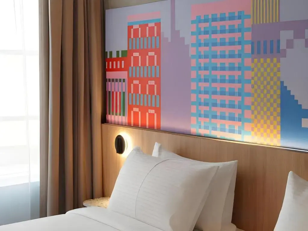 Photo - The Graph Hotel