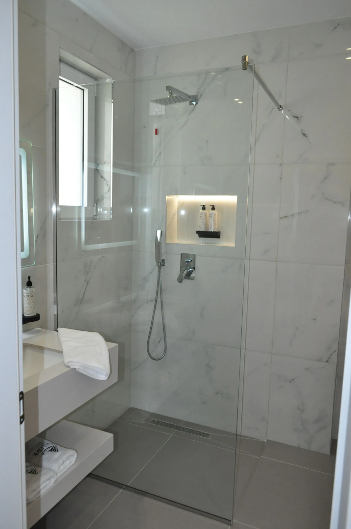 Photo - Seaside Hotel