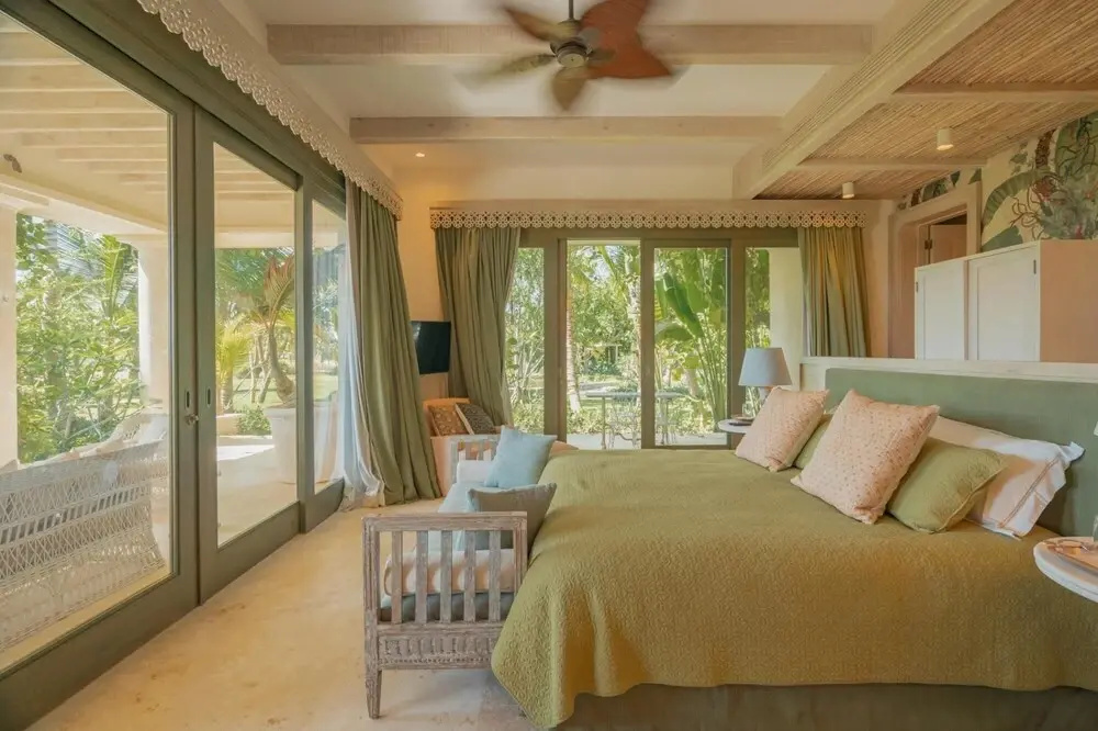 Foto - Unique lake-front 10-bedroom mansion in most luxurious resort of the caribbean