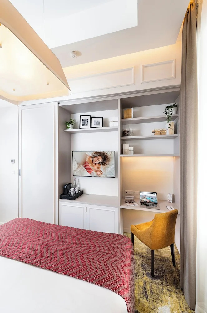 Photo - Three Corners Avenue Hotel