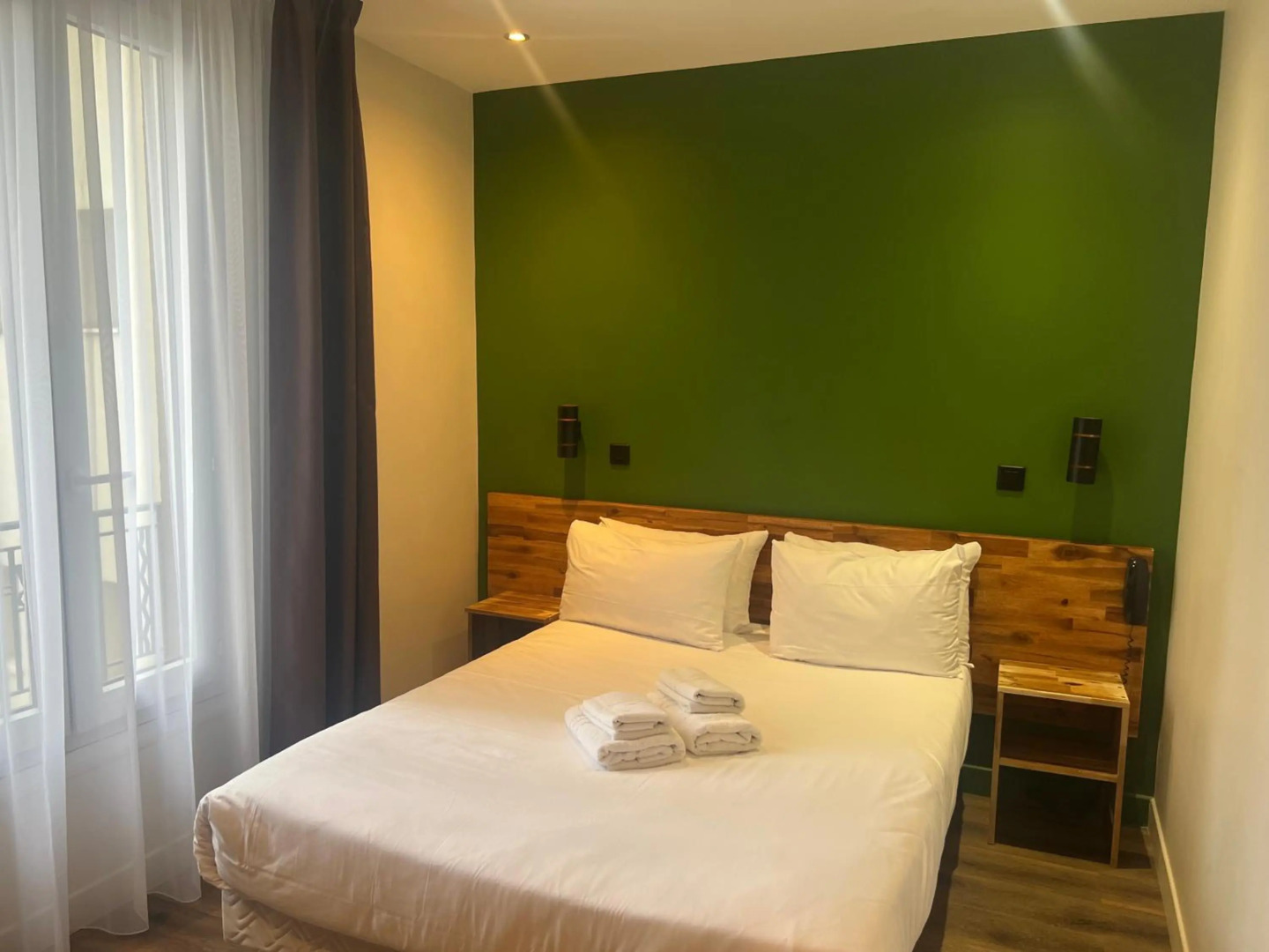 Foto - Hôtel De La Perdrix Rouge