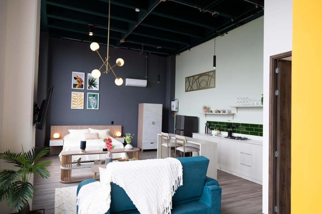 Photo - Royal Living