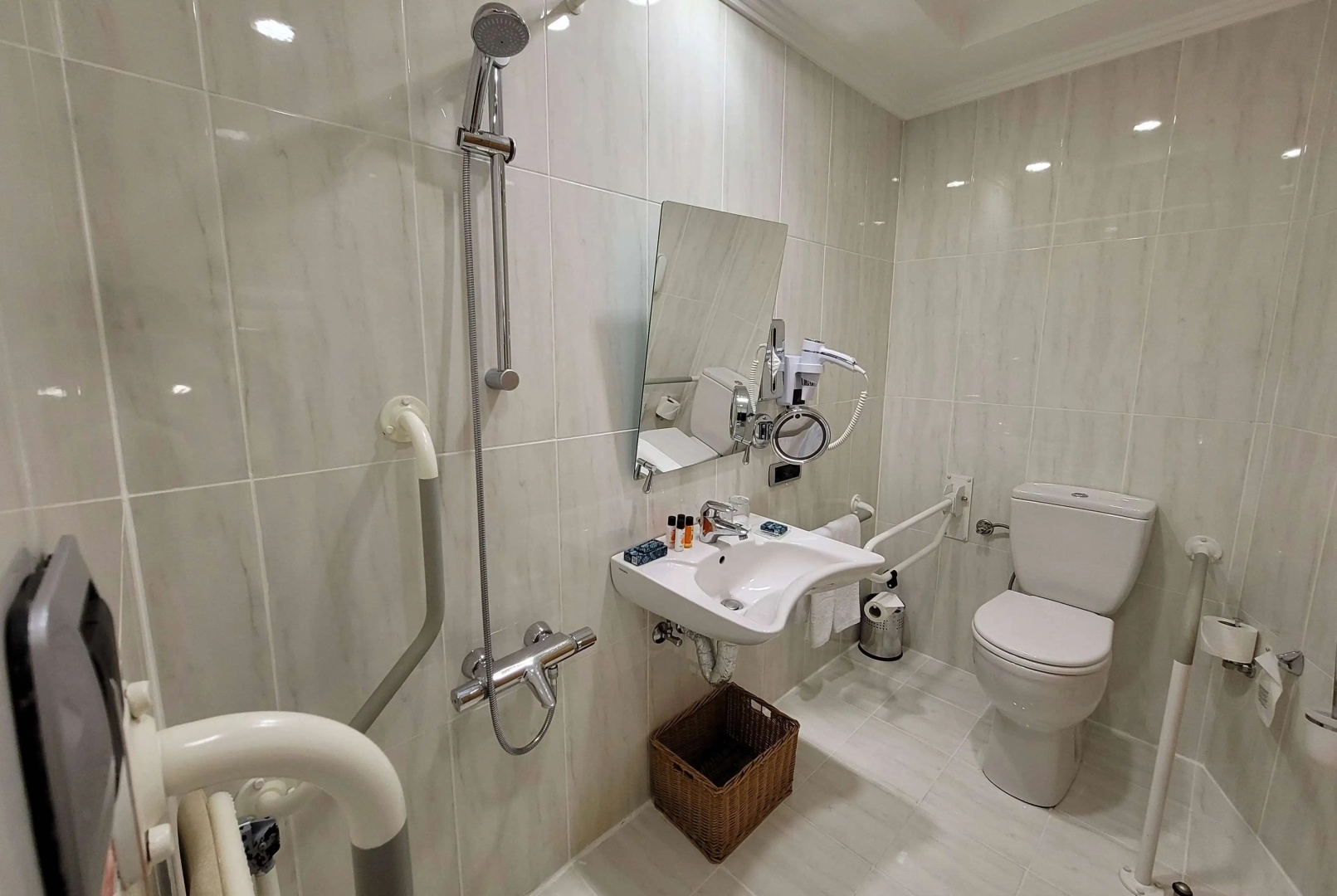 Photo - Wyndham Grand Izmir Ozdilek Thermal & Spa