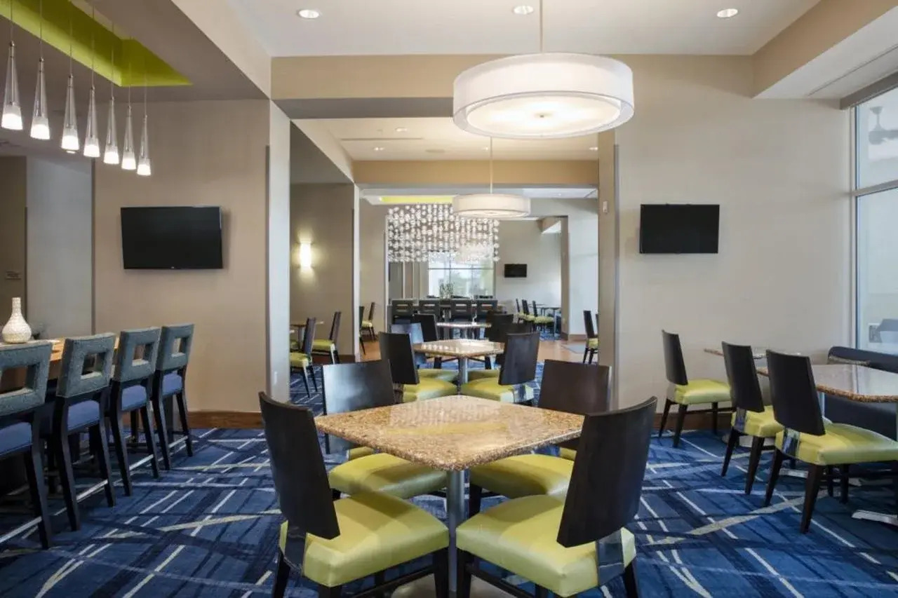 Photo - SpringHill Suites by Marriott Orlando at FLAMINGO CROSSINGS Town Center-Western Entrance