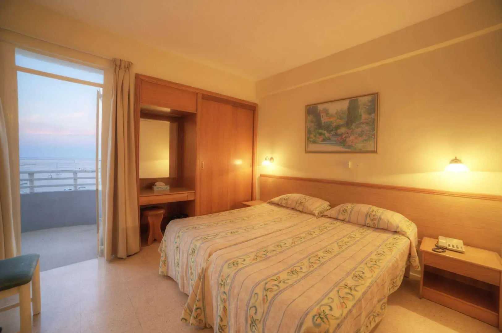 Foto - Ambassador Hotel