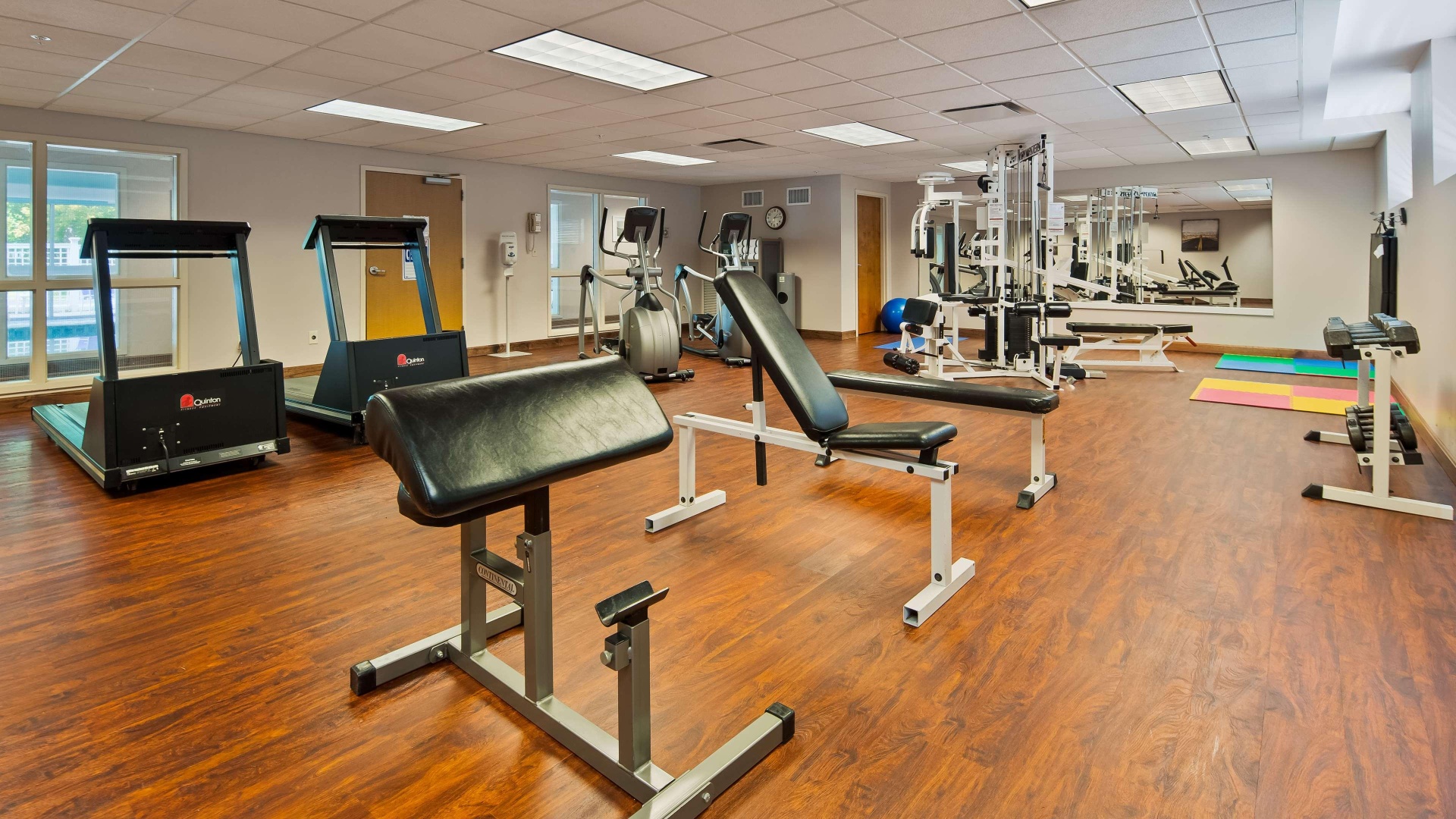 Photo - Best Western Plus Executive Court Inn & Conference Center