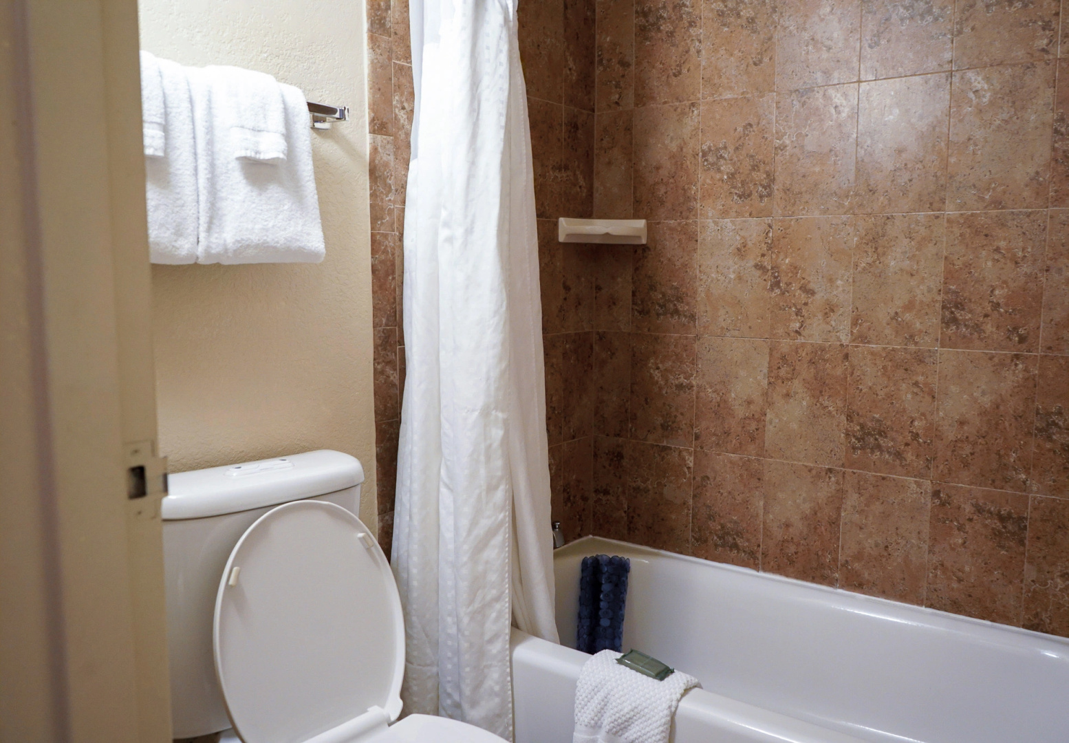 Photo - Rosen Inn, closest to Universal