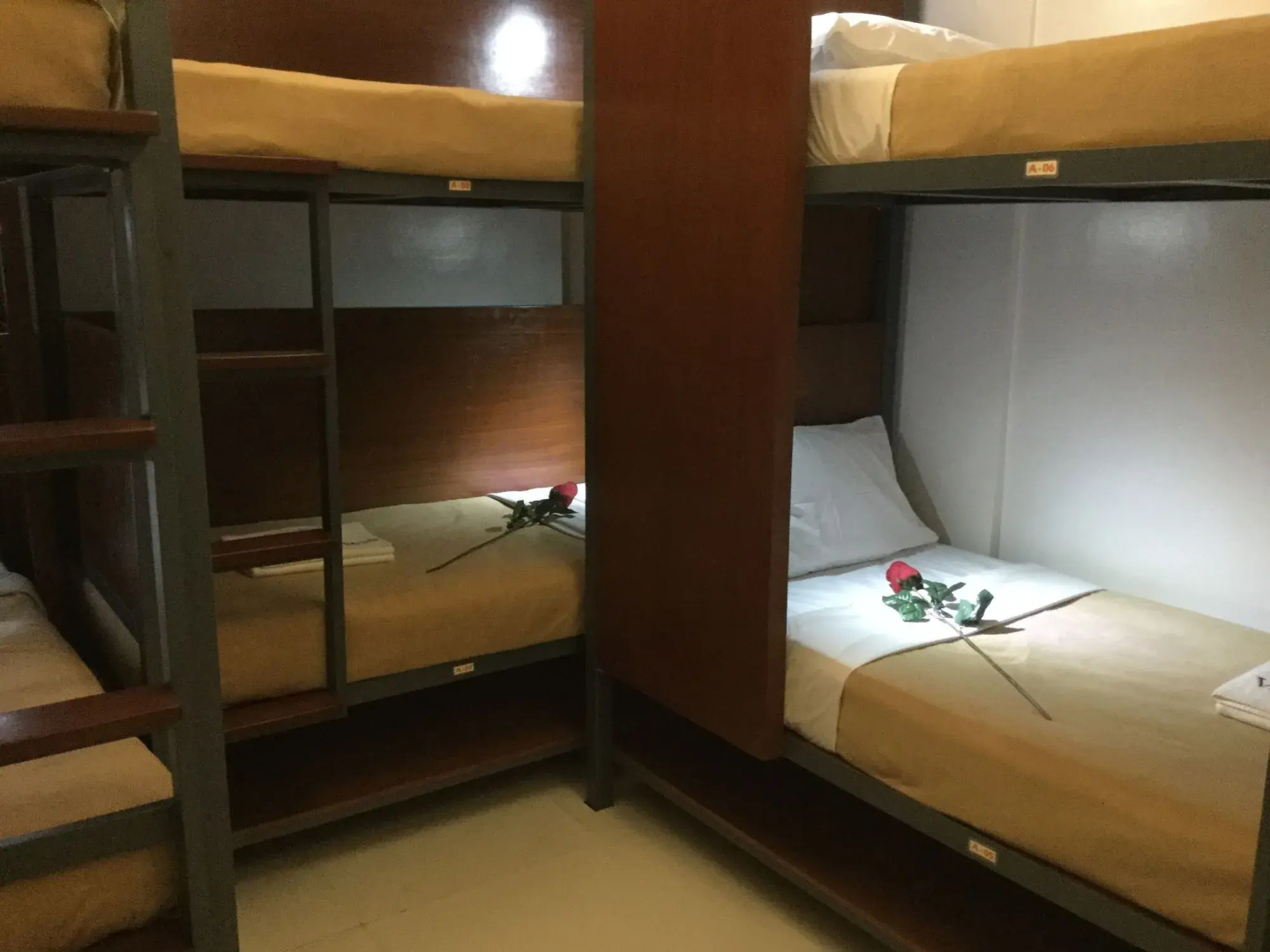 Foto - Townhouse OAK Makati Manila Near PNR Pasay Evangelista formerly VIP Suites