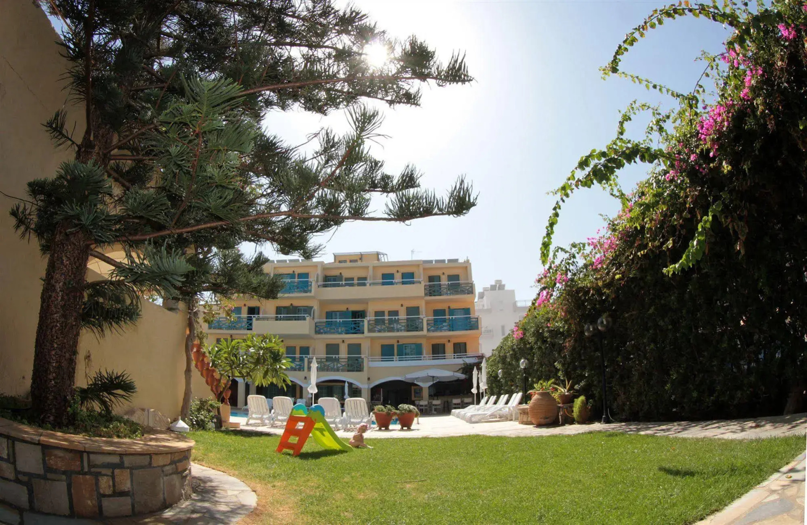 Photo - Petra Beach Hotel