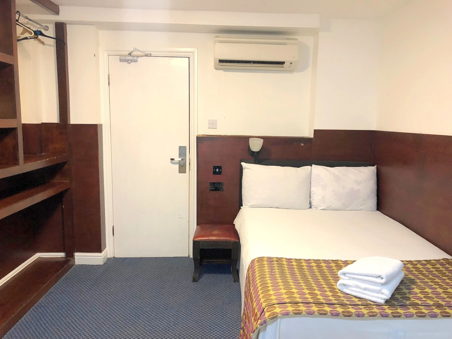 Photo - Plaza London Hotel