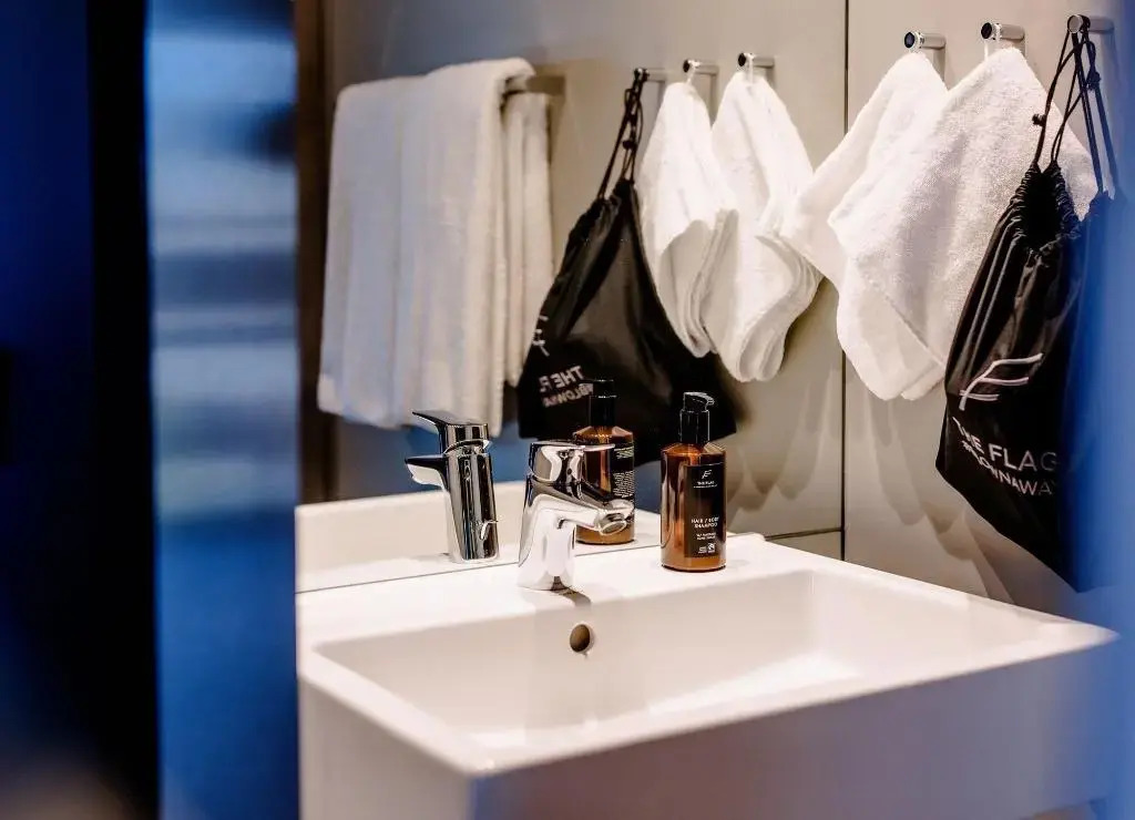 Foto - THE FLAG West M.