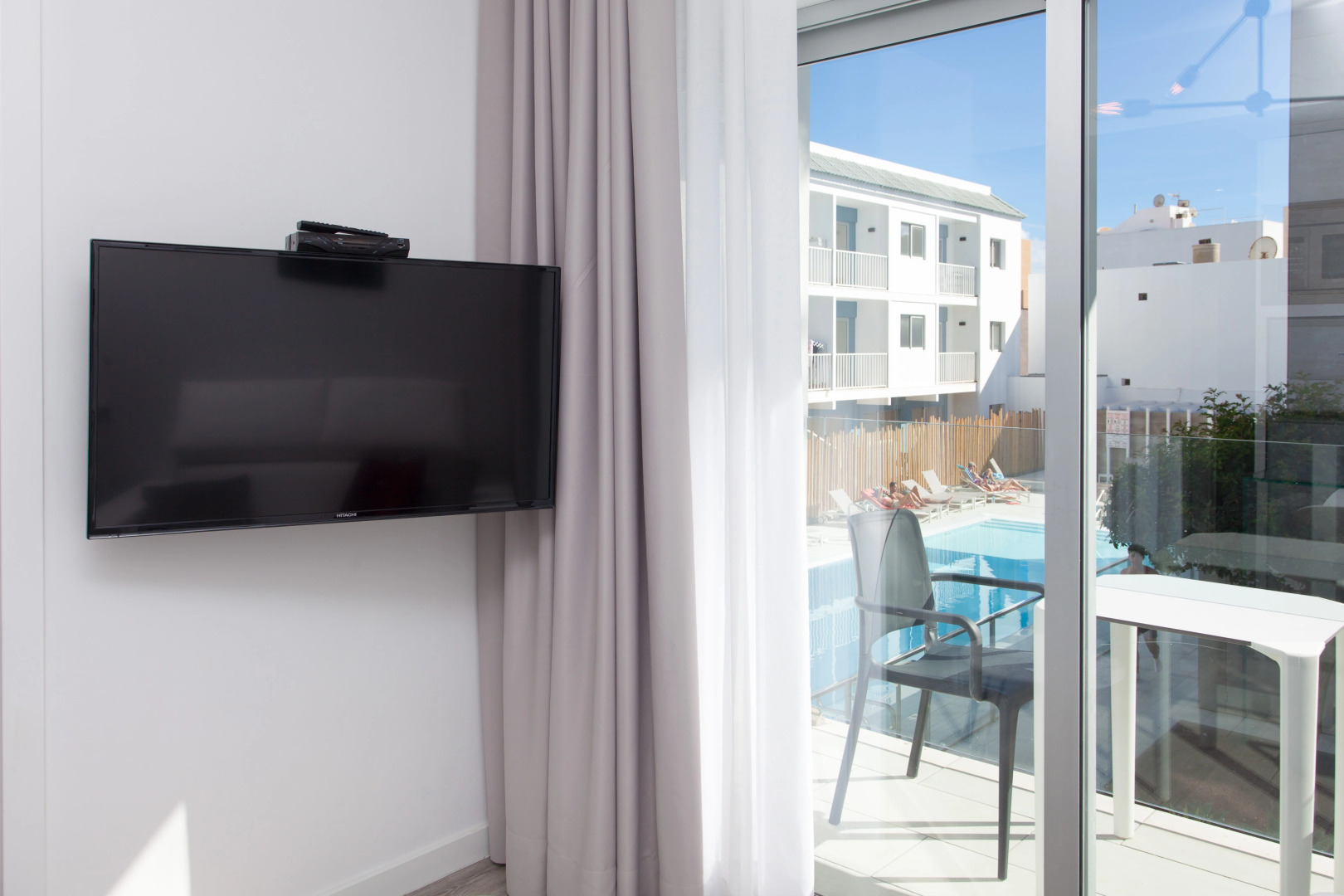 Photo - Bristol Sunset Beach - Holiday Apartments