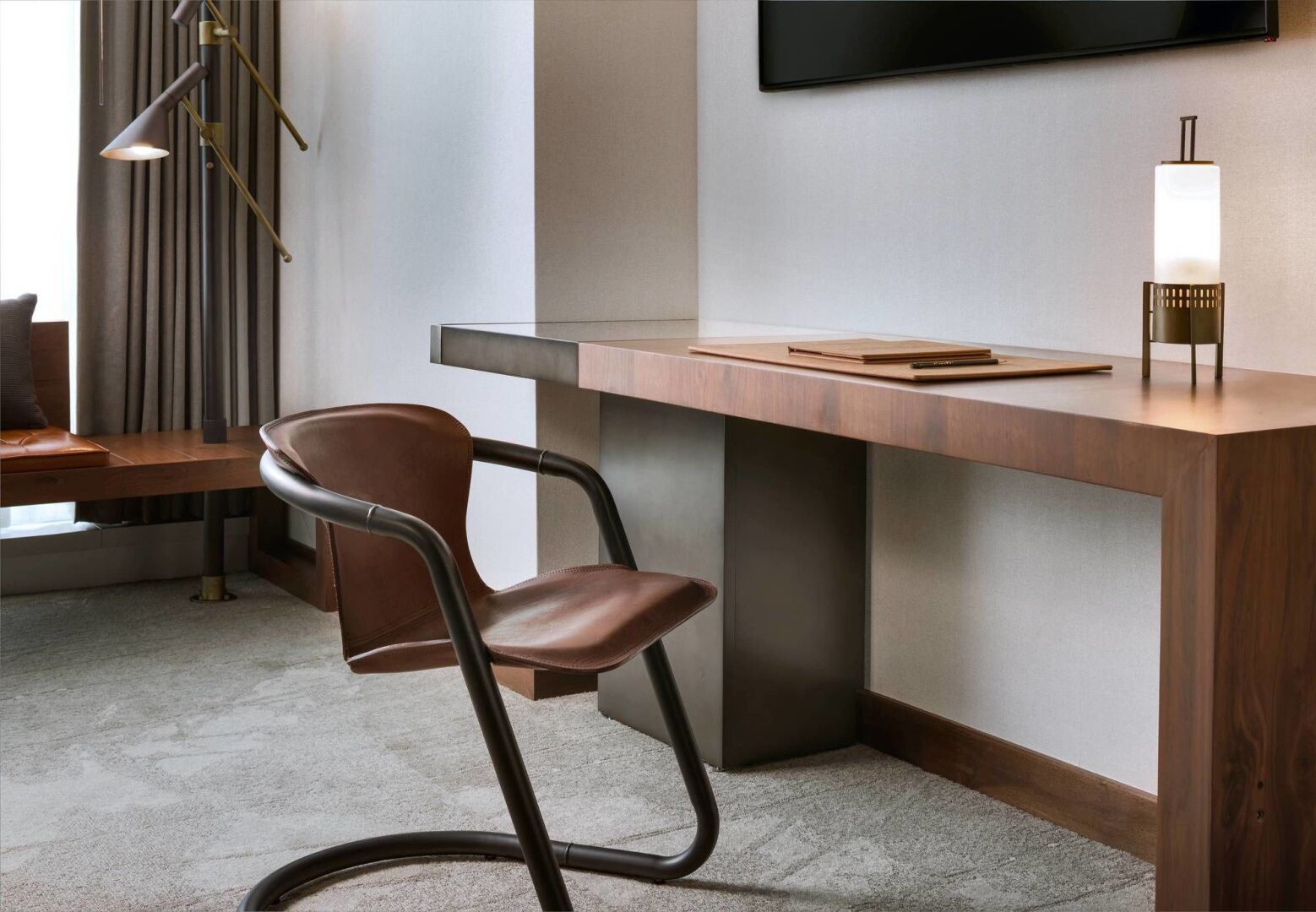 Photo - the DOUGLAS, Autograph Collection