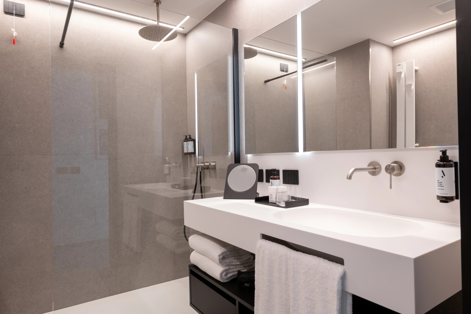 Photo - J44 Lifestyle hotel