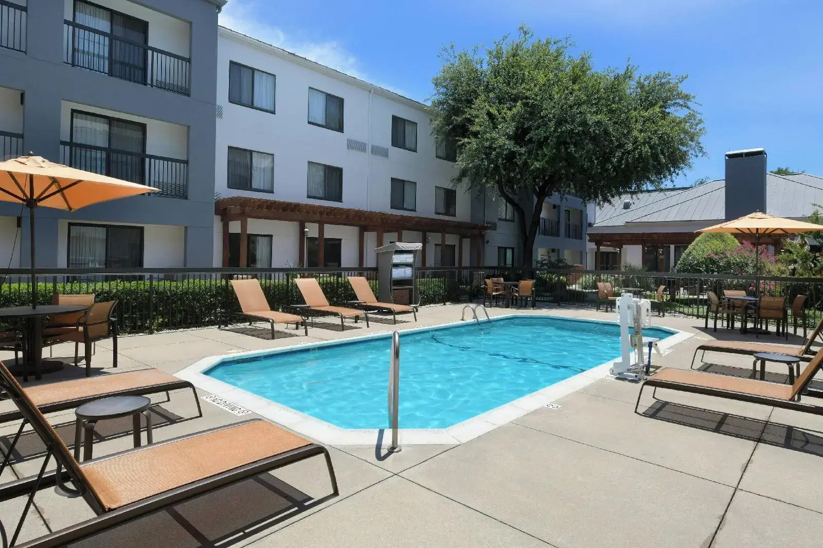 Photo - Courtyard By Marriott Dallas DFW Airport North/Irving
