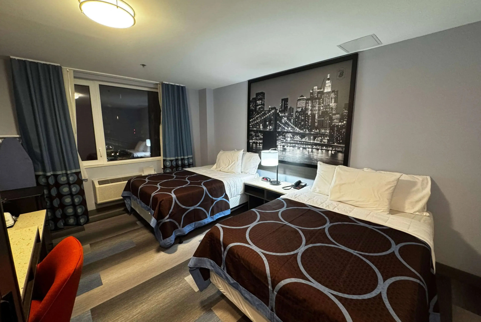 Foto - Super 8 by Wyndham Brooklyn Fulton Street Broadway Junction