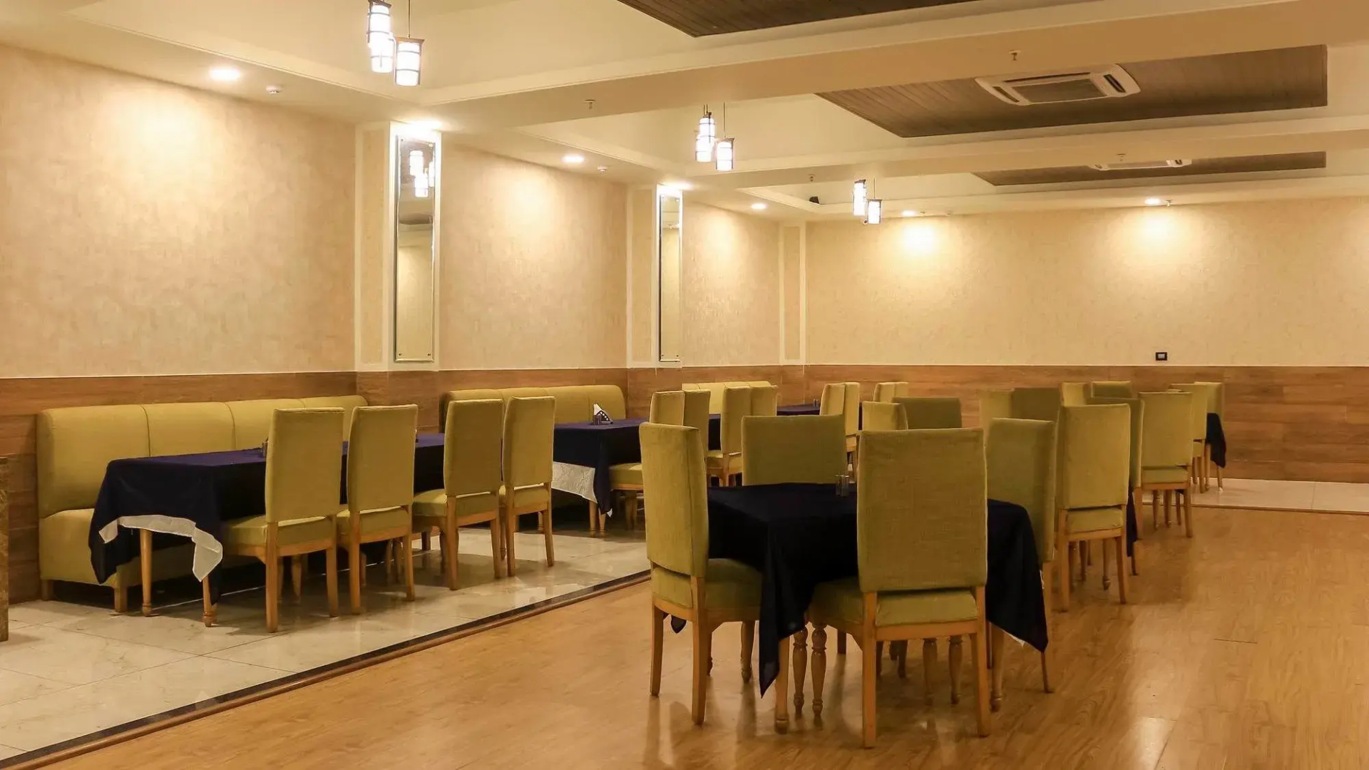 Foto - Dee Marks Airport Hotel & Resorts