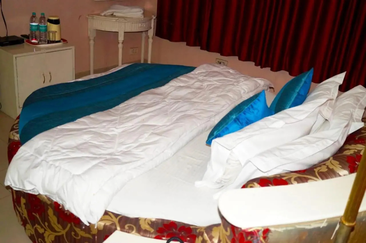 Photo - Hotel De Hocks Deluxe - New Delhi Railway Station