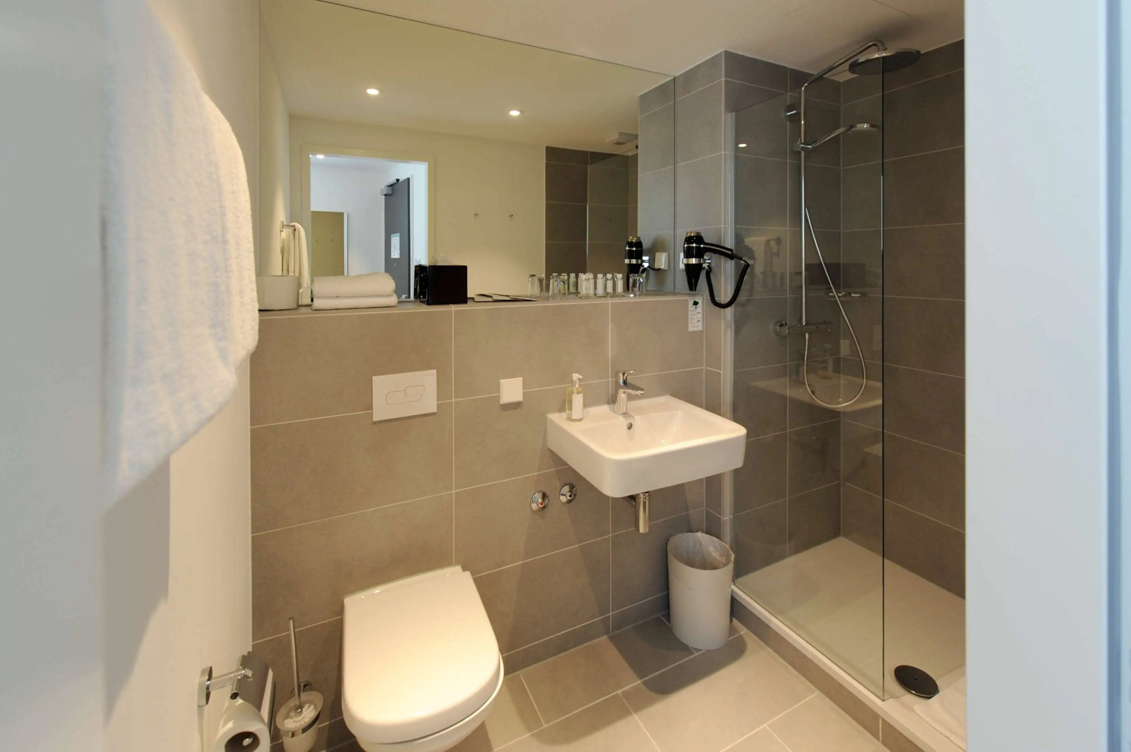 Photo - Bayer 89 Vi Vadi Hotel