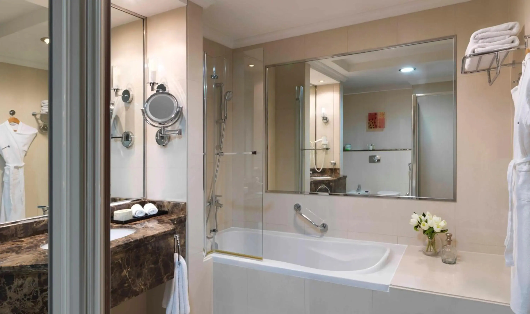 Photo - Premier Inn Dubai International Airport - An Emirates Group Company