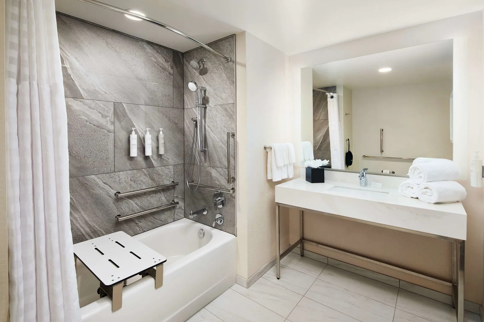 Foto - Embassy Suites By Hilton Atlanta Airport North