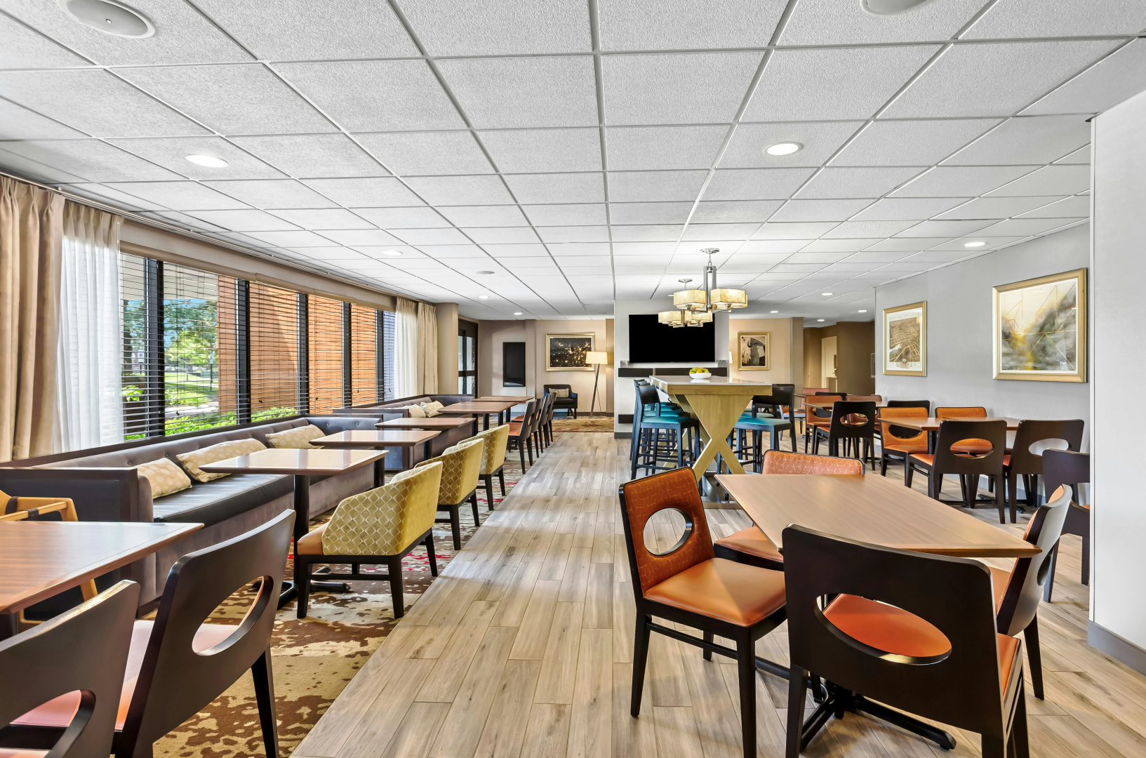 Photo - Hampton Inn Chicago/Naperville