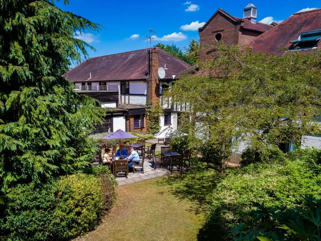 Foto - Thatchers, Leatherhead East Horsley