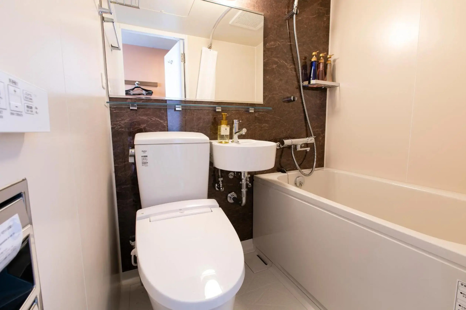 Photo - KOKO HOTEL Hakata Station - formerly Hotel Wing International Select Hakata-Ekimae