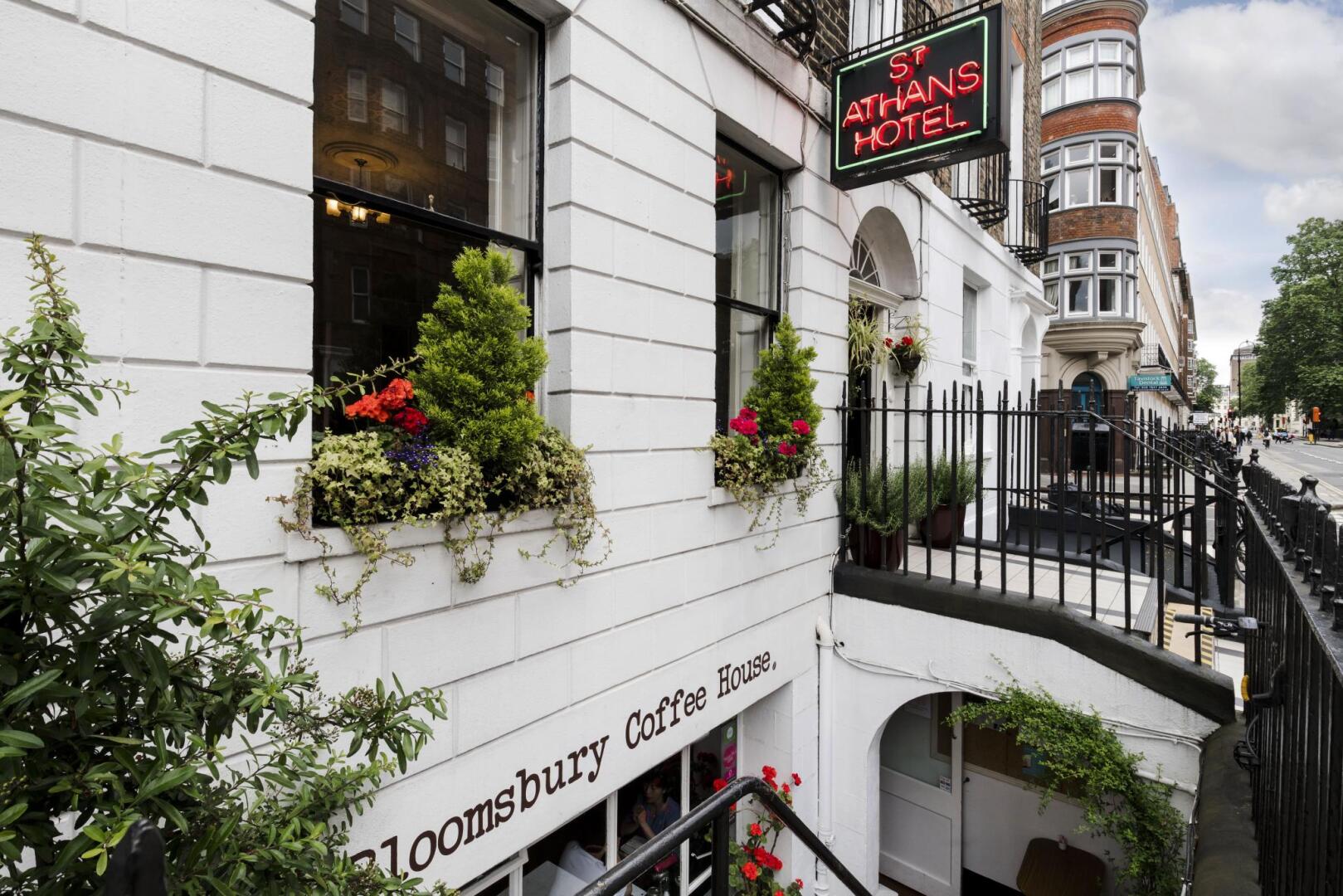 Photo - St Athans Hotel