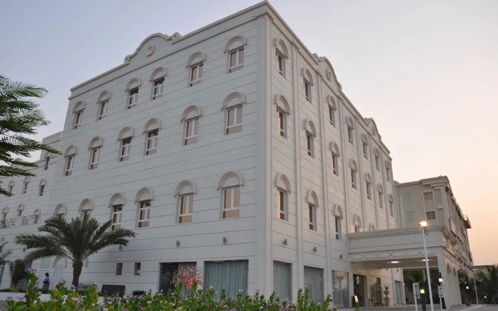 The Royal Garden Hotel — фото 1