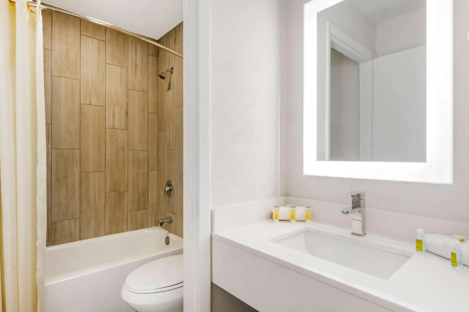 Foto - Super 8 by Wyndham Orlando Near Florida Mall