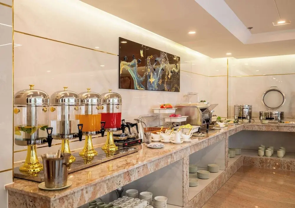 Photo - Le Saigon Grand Hotel