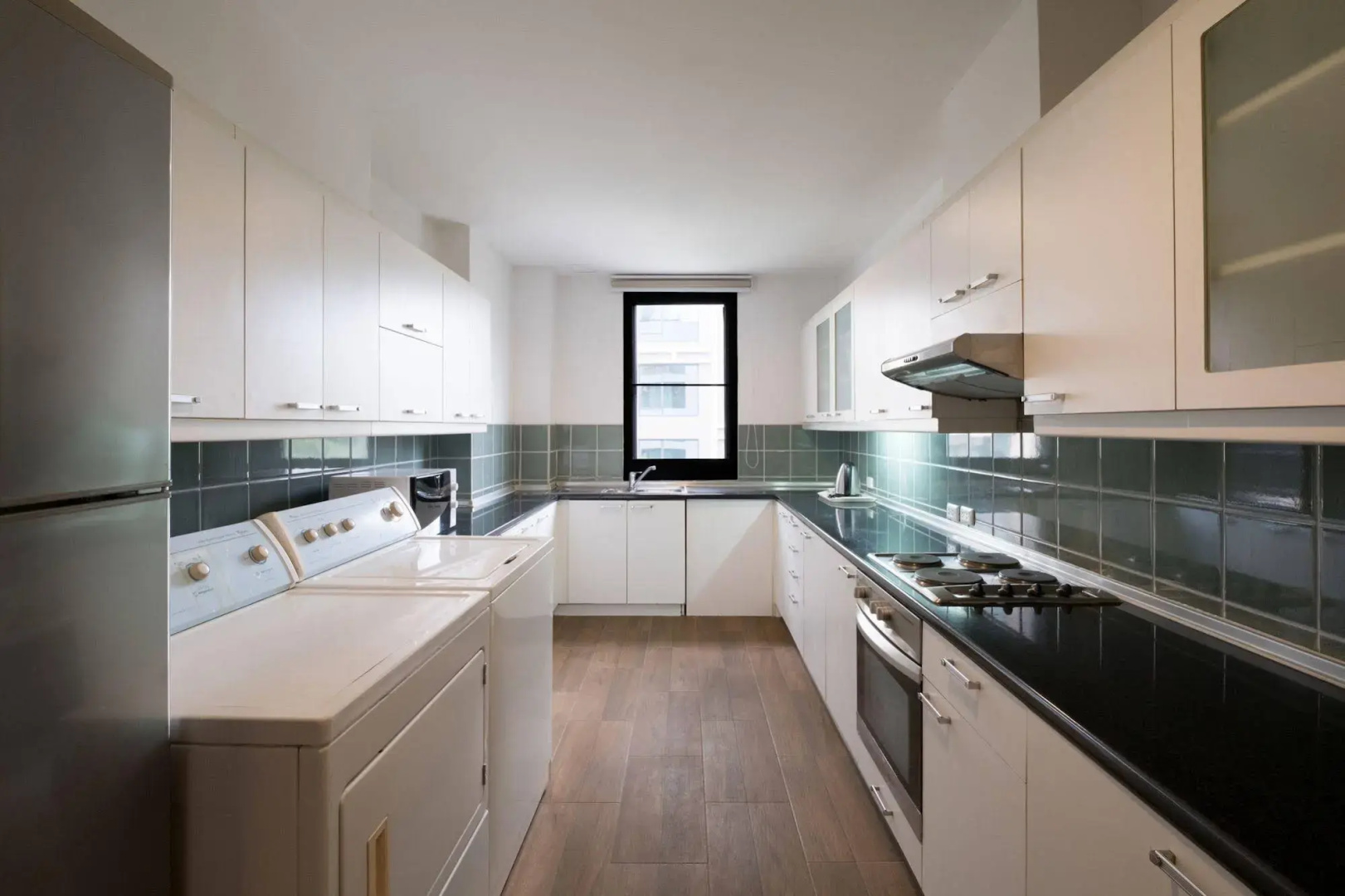Photo - Benviar Tonson Residence