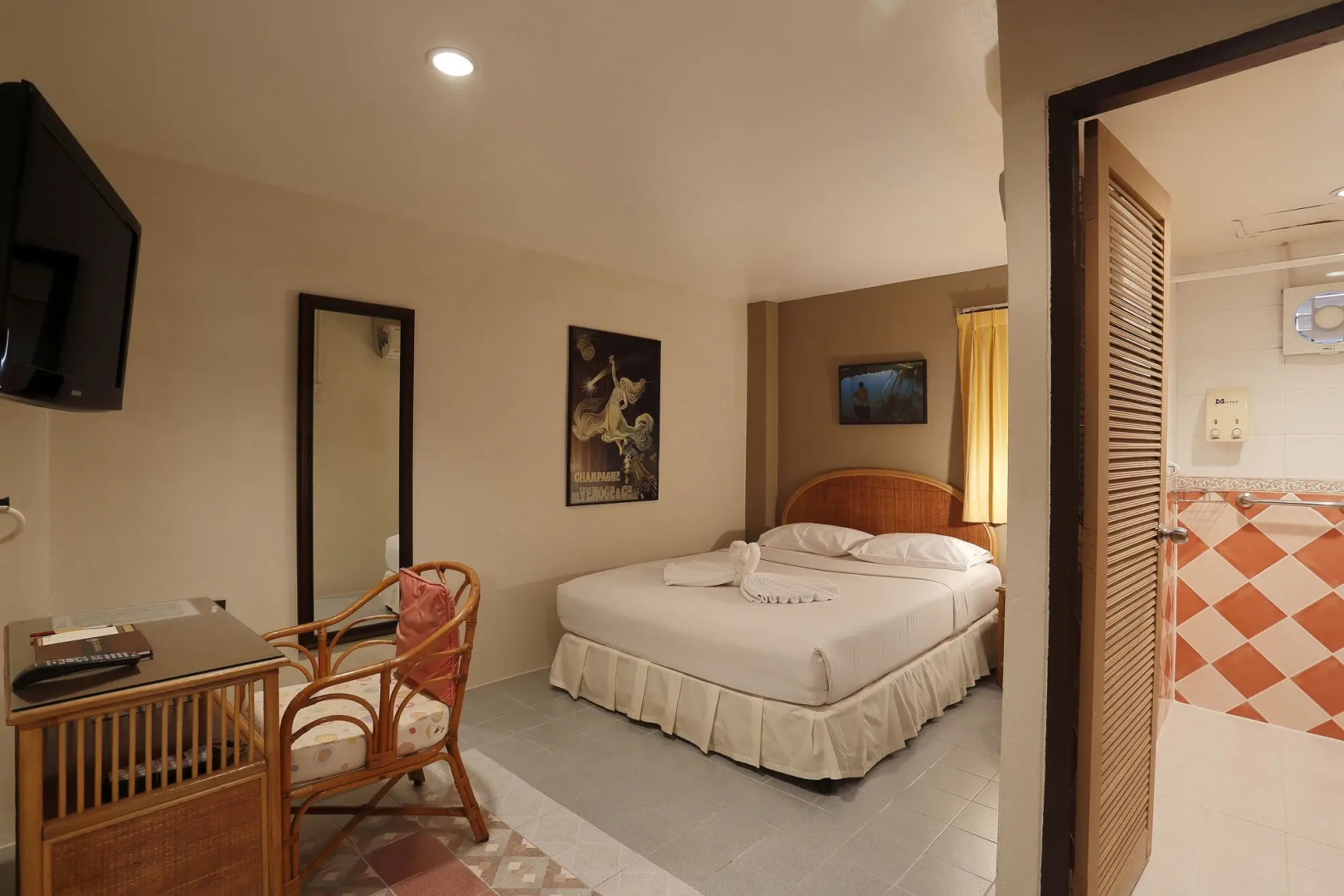 Photo - Summer Breeze Hotel