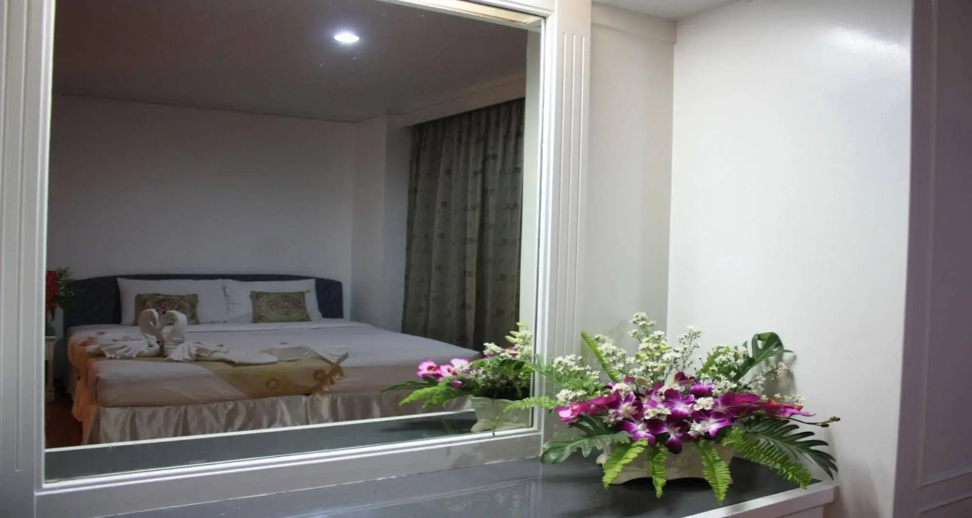 Photo - Summit Pavilion Hotel