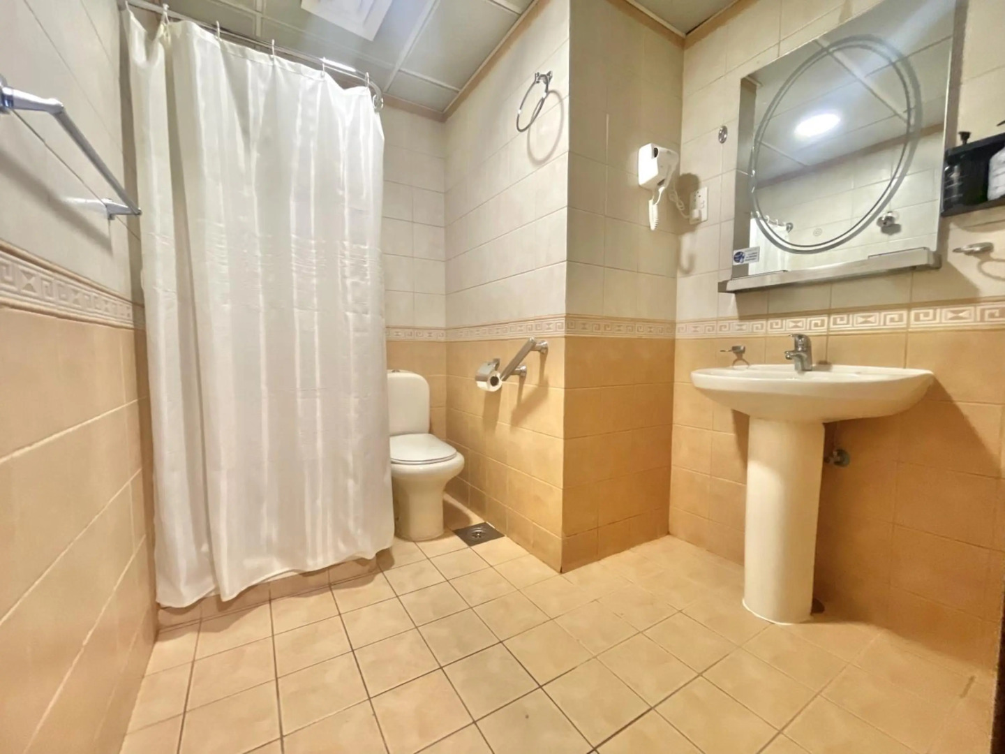 Photo - Al Mukhtara Almasi Hotel