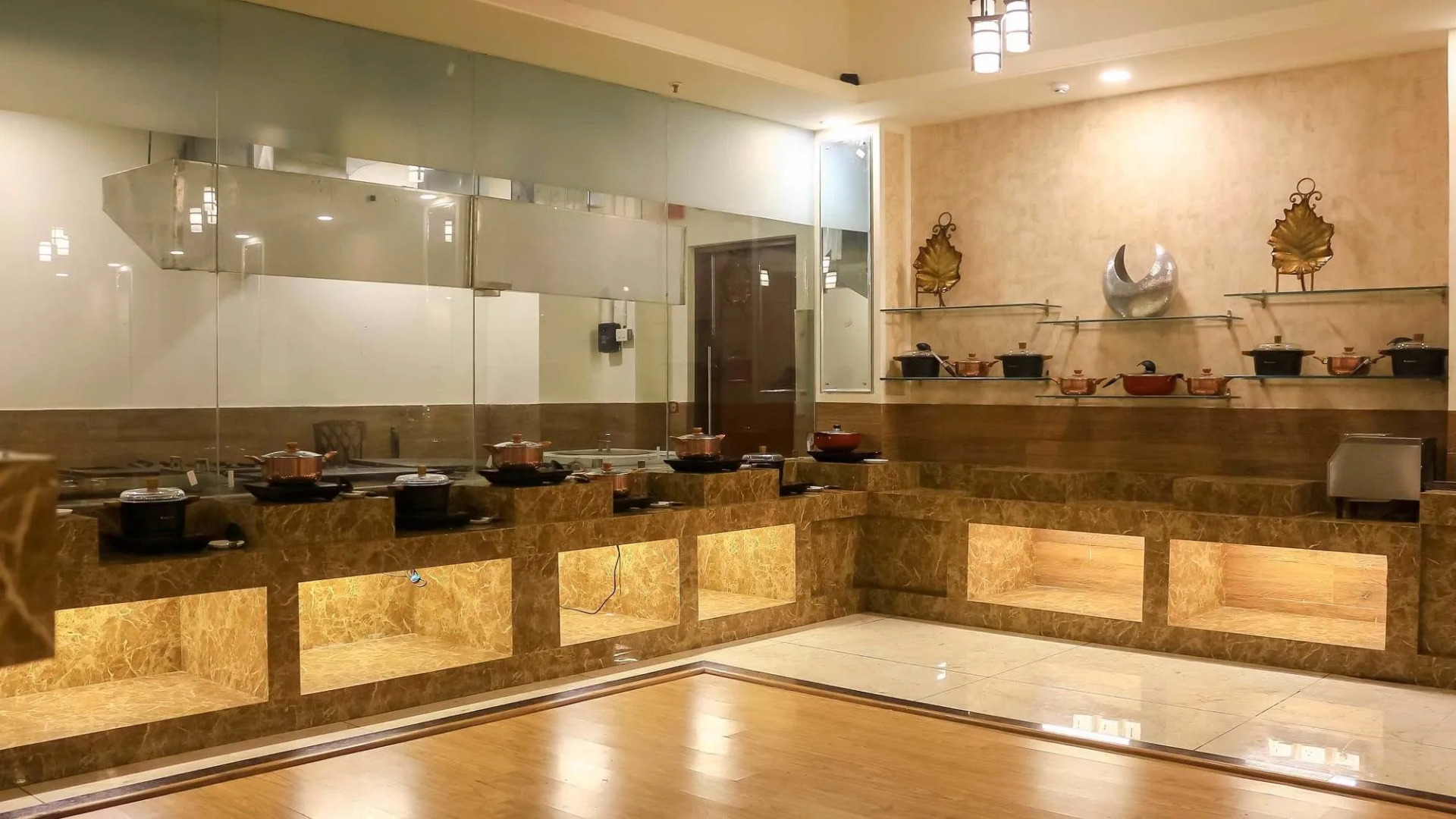 Foto - Dee Marks Airport Hotel & Resorts