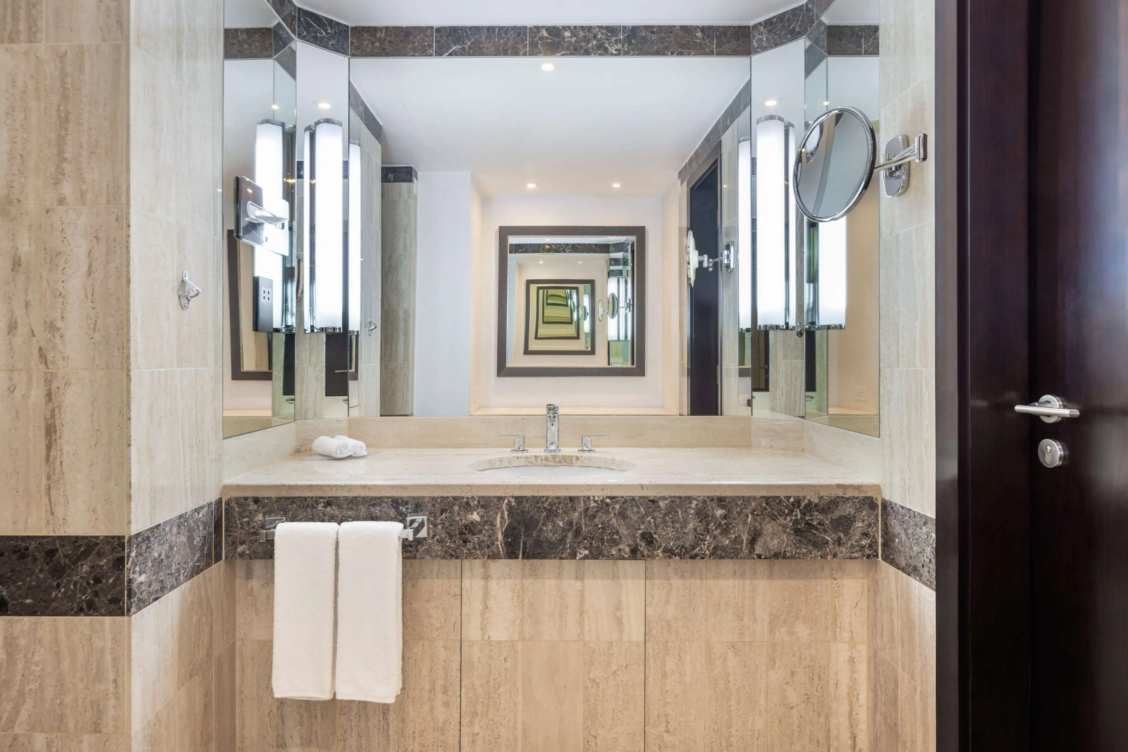 Foto - Radisson Blu Hotel, Dubai Deira Creek