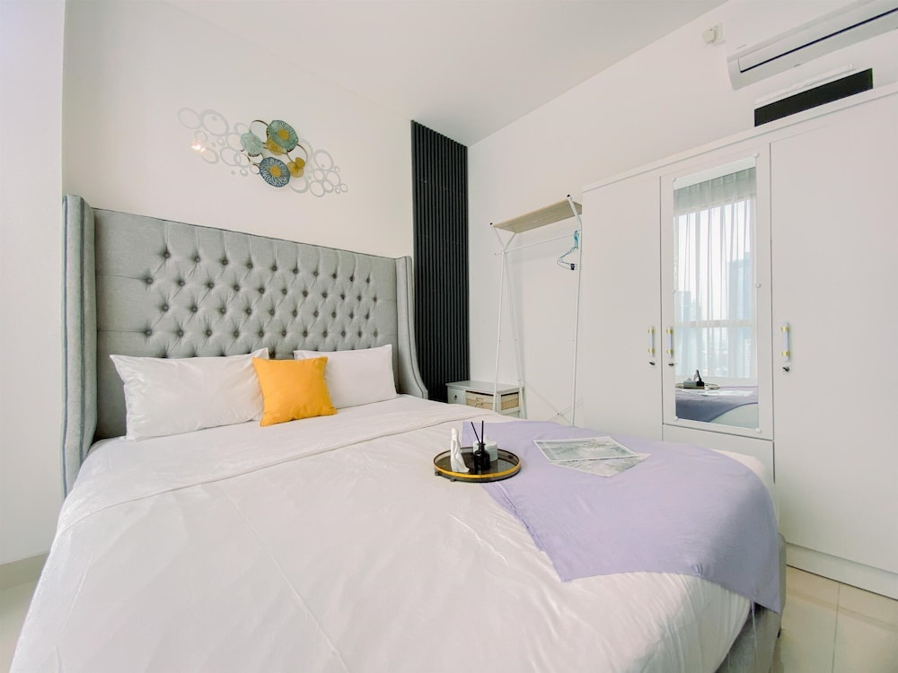 Homey and Warm 1BR at Ciputra World 2 Apartment