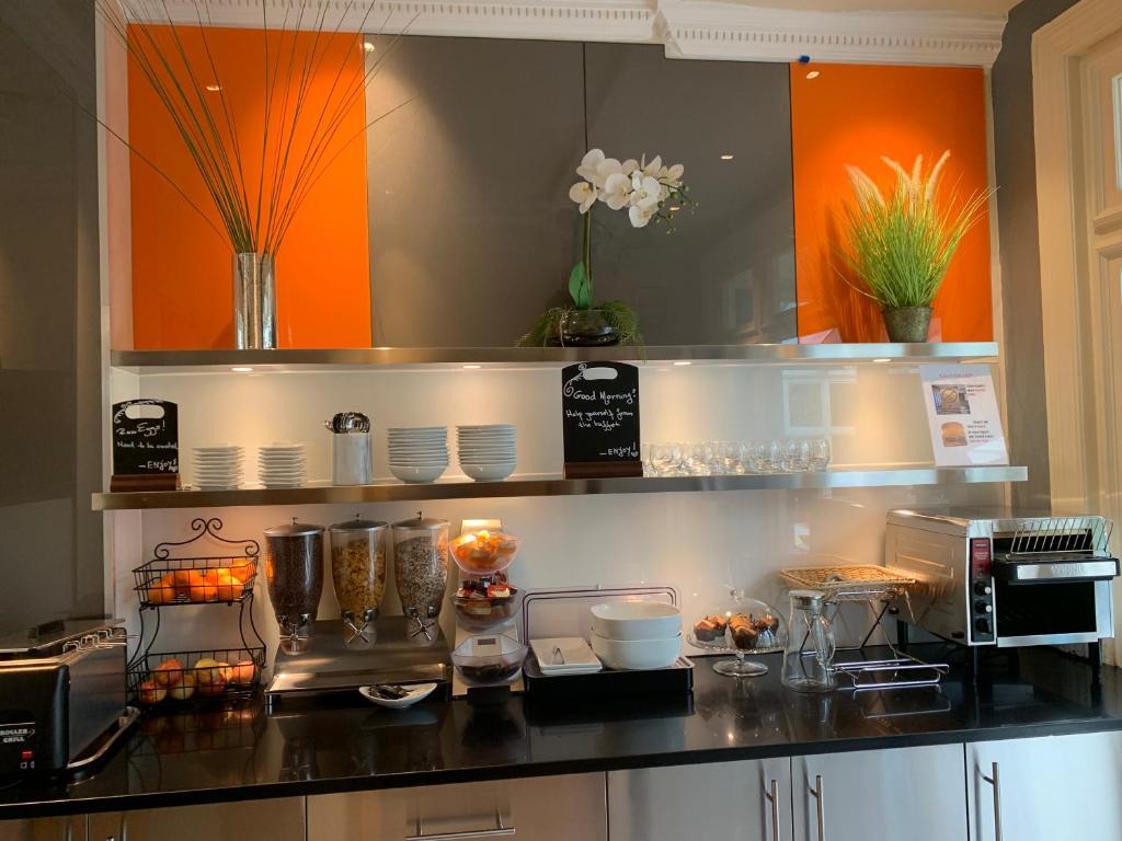 Photo - Henley House Hotel