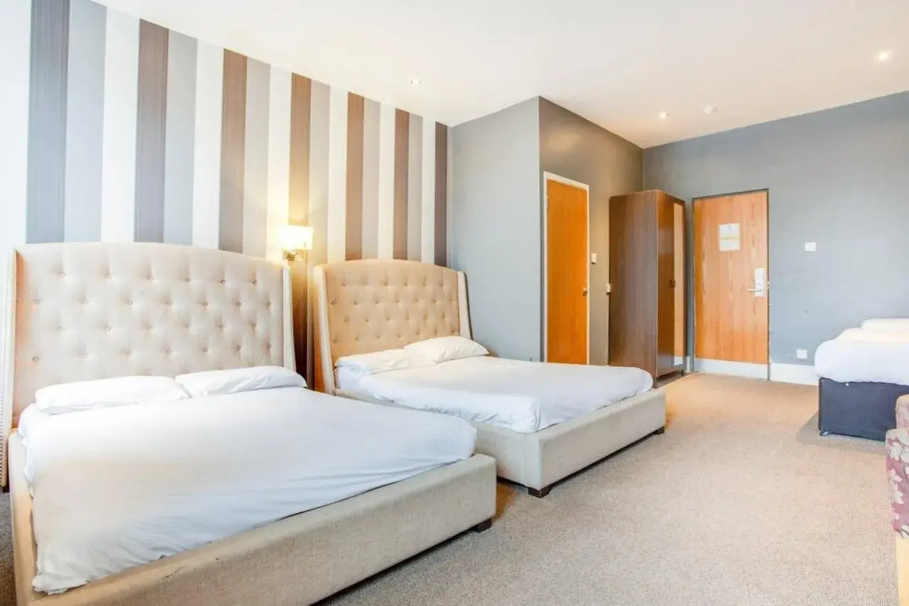 Photo - Somerset Hotel Baker Street London