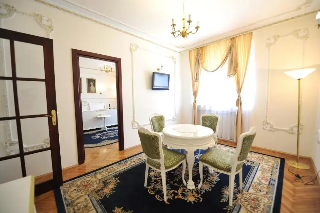 Photo - Queen's Astoria Design Hotel