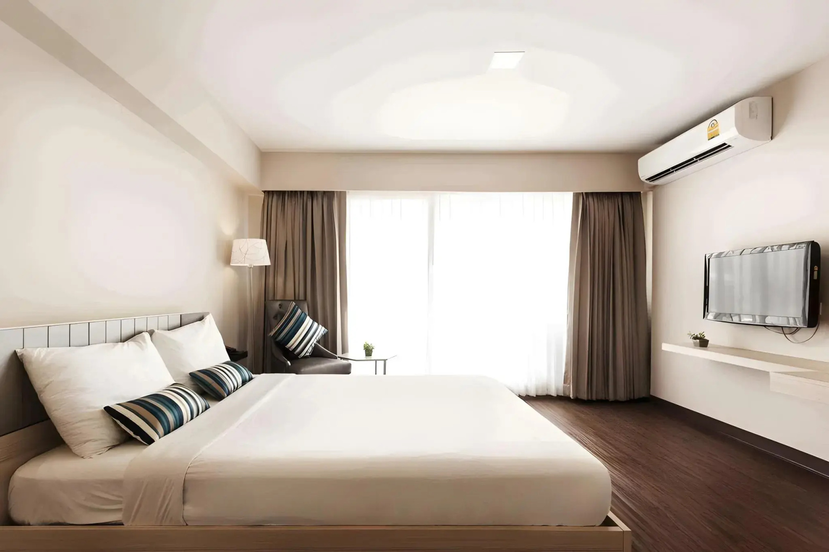 Photo - Samran Place Hotel